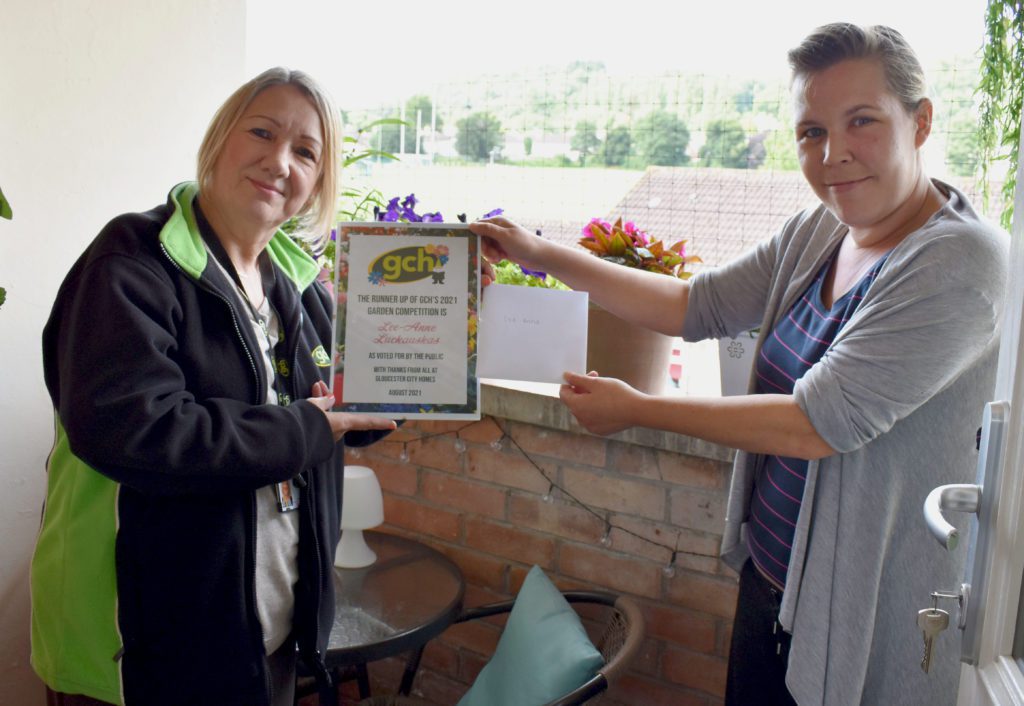 Runner Up of the Garden Competition Lee-Anne with Housing Officer Debbie